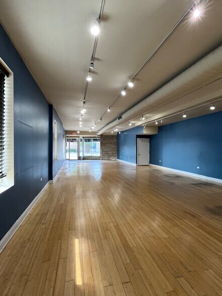 11 Highwood Ave, Highwood, IL à louer - Photo de l’immeuble – Image 3 sur 14