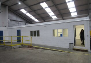 111 Chertsey Rd, Byfleet à louer Photo intérieure– Image 2 sur 2