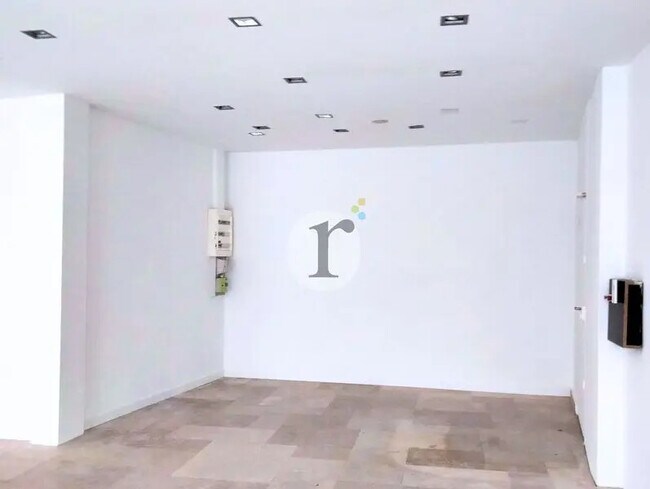 Plus de détails pour Local commercial à vendre