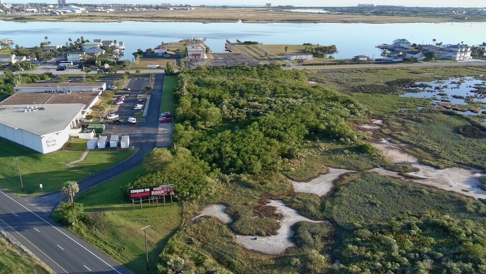 8626 Teichman Rd, Galveston, TX à vendre - Photo de l’immeuble – Image 2 sur 17