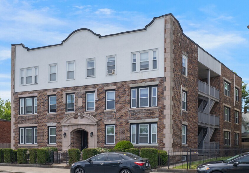 203 Lewis St, Lynn, MA à vendre - Photo de l’immeuble – Image 1 sur 17