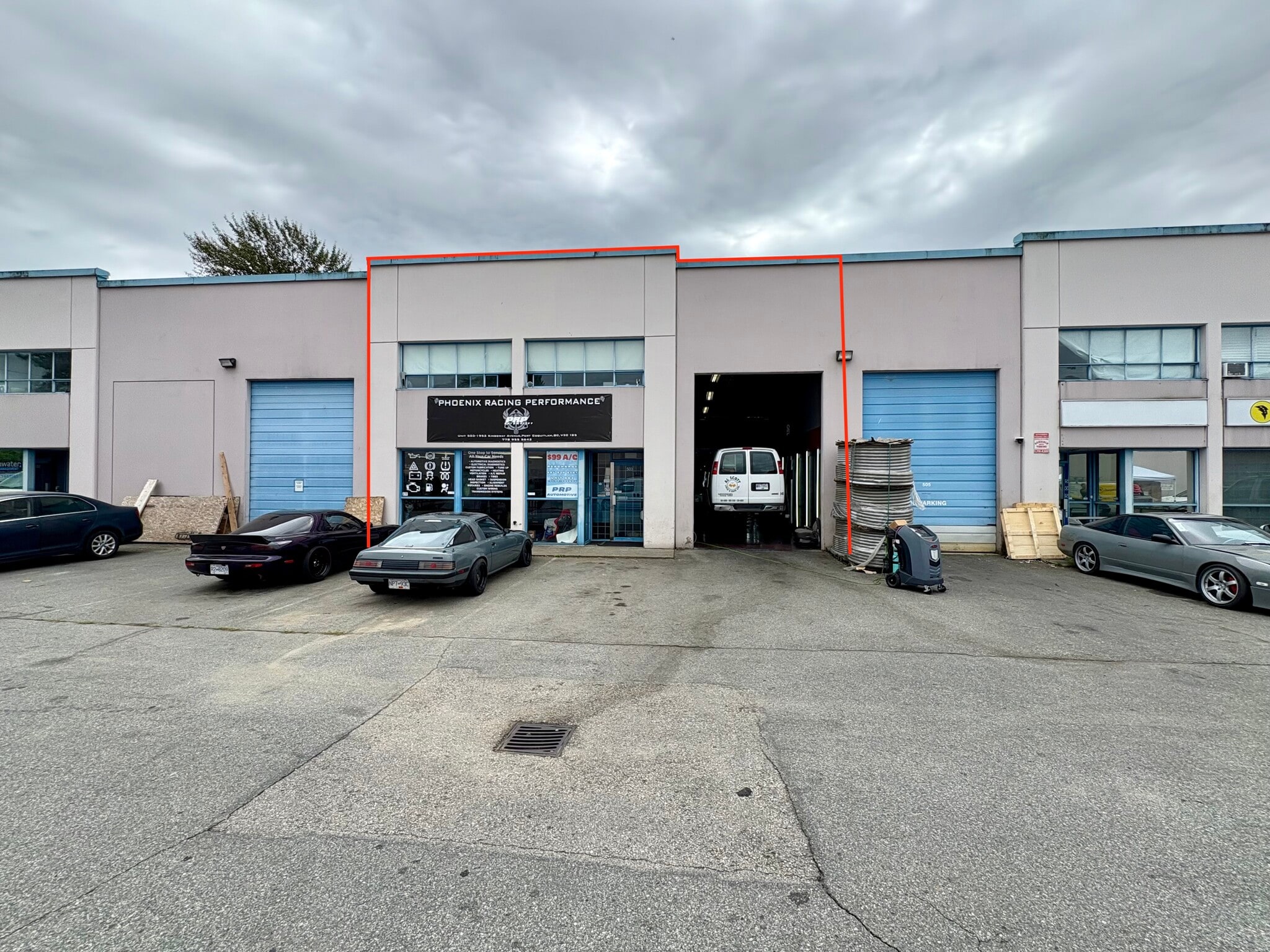 1952 Kingsway Ave, Port Coquitlam, BC à louer Photo principale– Image 1 sur 20