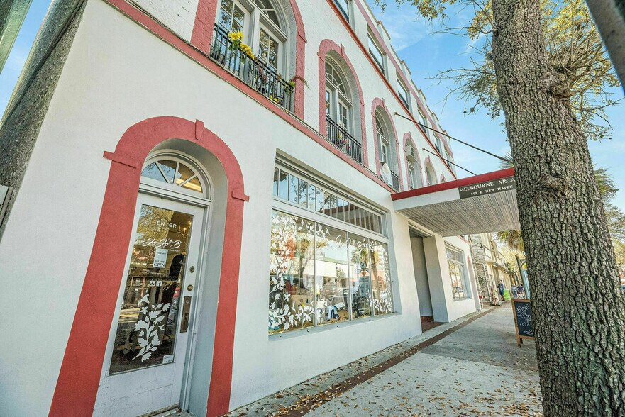 909 E New Haven Ave, Melbourne, FL à louer - Photo de l’immeuble – Image 2 sur 26