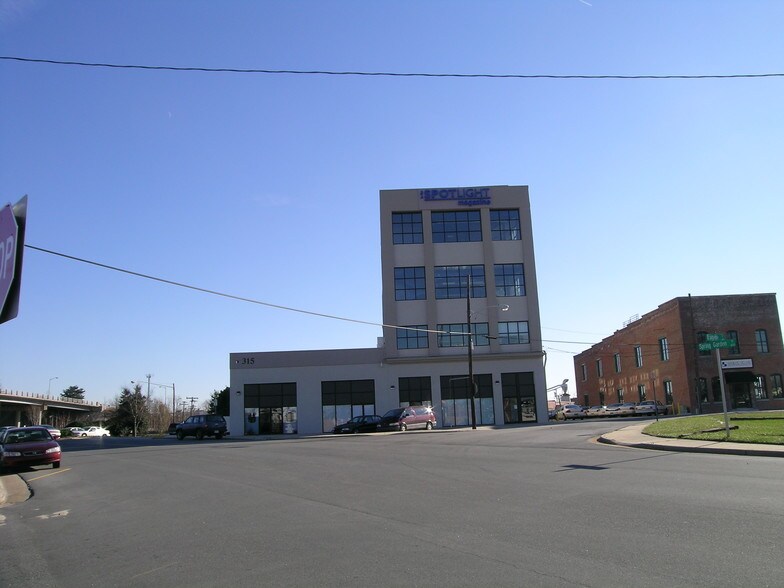 315 Spring Garden St, Greensboro, NC à louer - Photo de l’immeuble – Image 3 sur 8