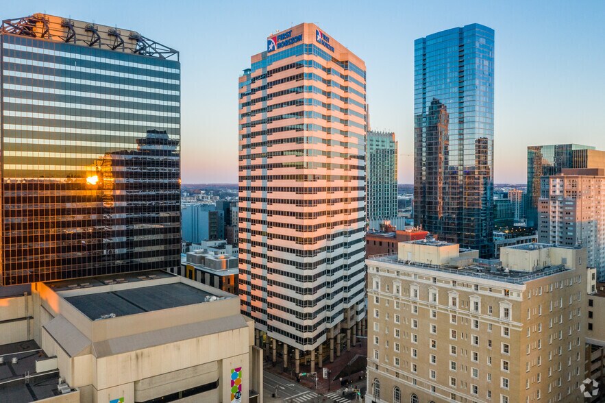 511 Union St, Nashville, TN à louer - Photo de l’immeuble – Image 2 sur 8