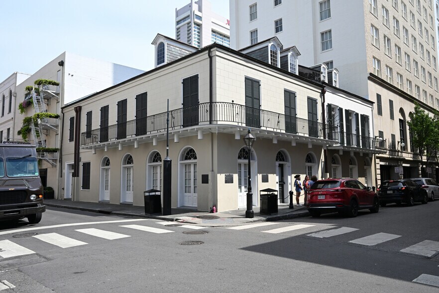 240 Royal St, New Orleans, LA à louer - Photo de l’immeuble – Image 2 sur 13