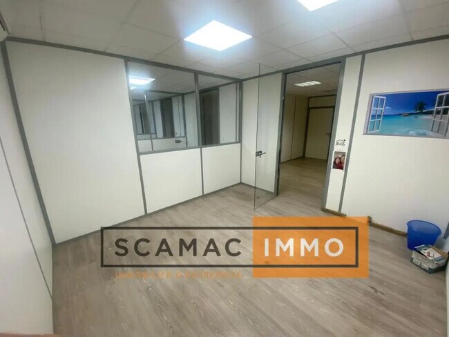 Plus de détails pour Bureau, Industriel/Logistique à louer