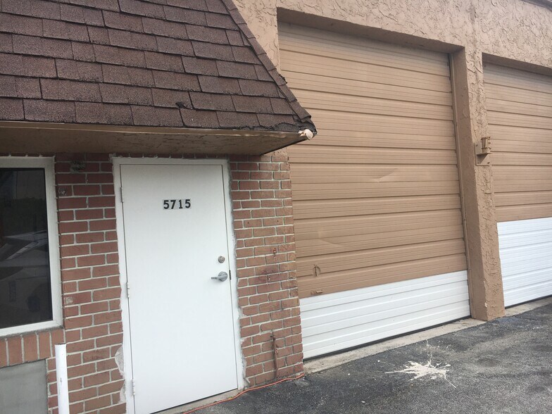 5713-5727 NE 14th Ave, Fort Lauderdale, FL à louer - Photo de l’immeuble – Image 1 sur 12