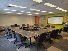 10050 112 St NW, Edmonton, AB à vendre Photo intérieure– Image 2 sur 16