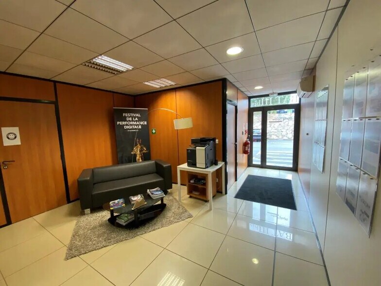 1 Rond-Point De La Résistance, Saint-Jean à louer - Hall d’entrée – Image 2 sur 7