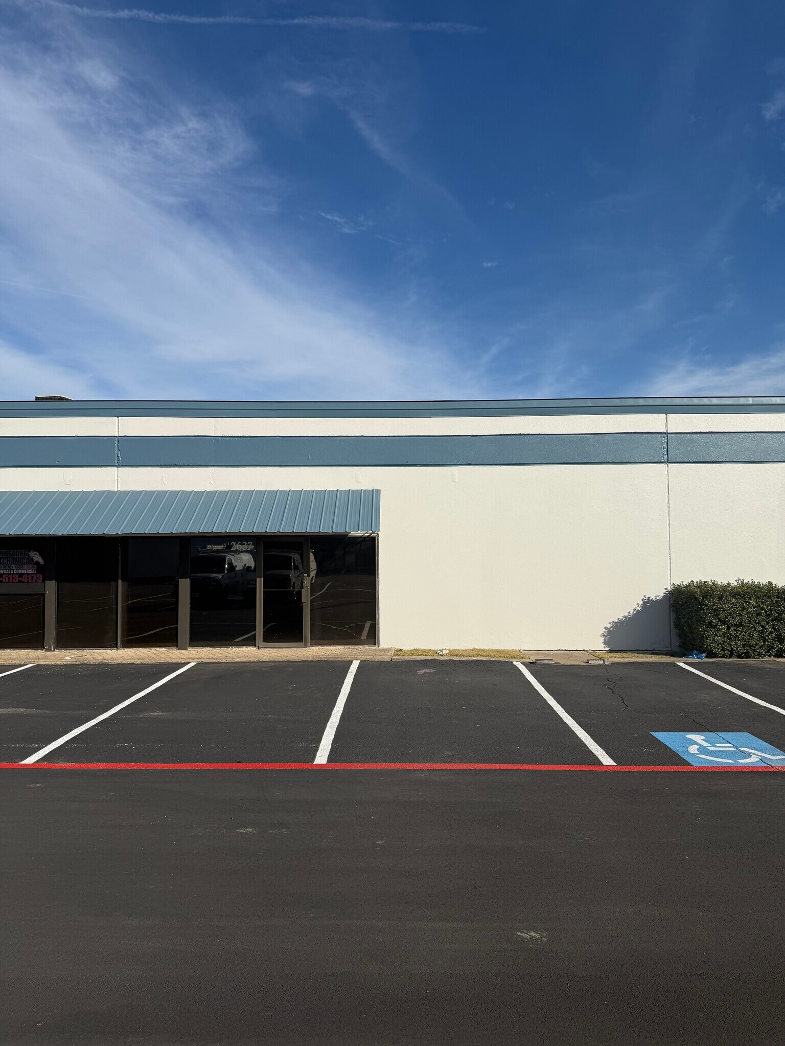 2601-2621 Aero Dr, Grand Prairie, TX à louer Photo de l’immeuble– Image 1 sur 10