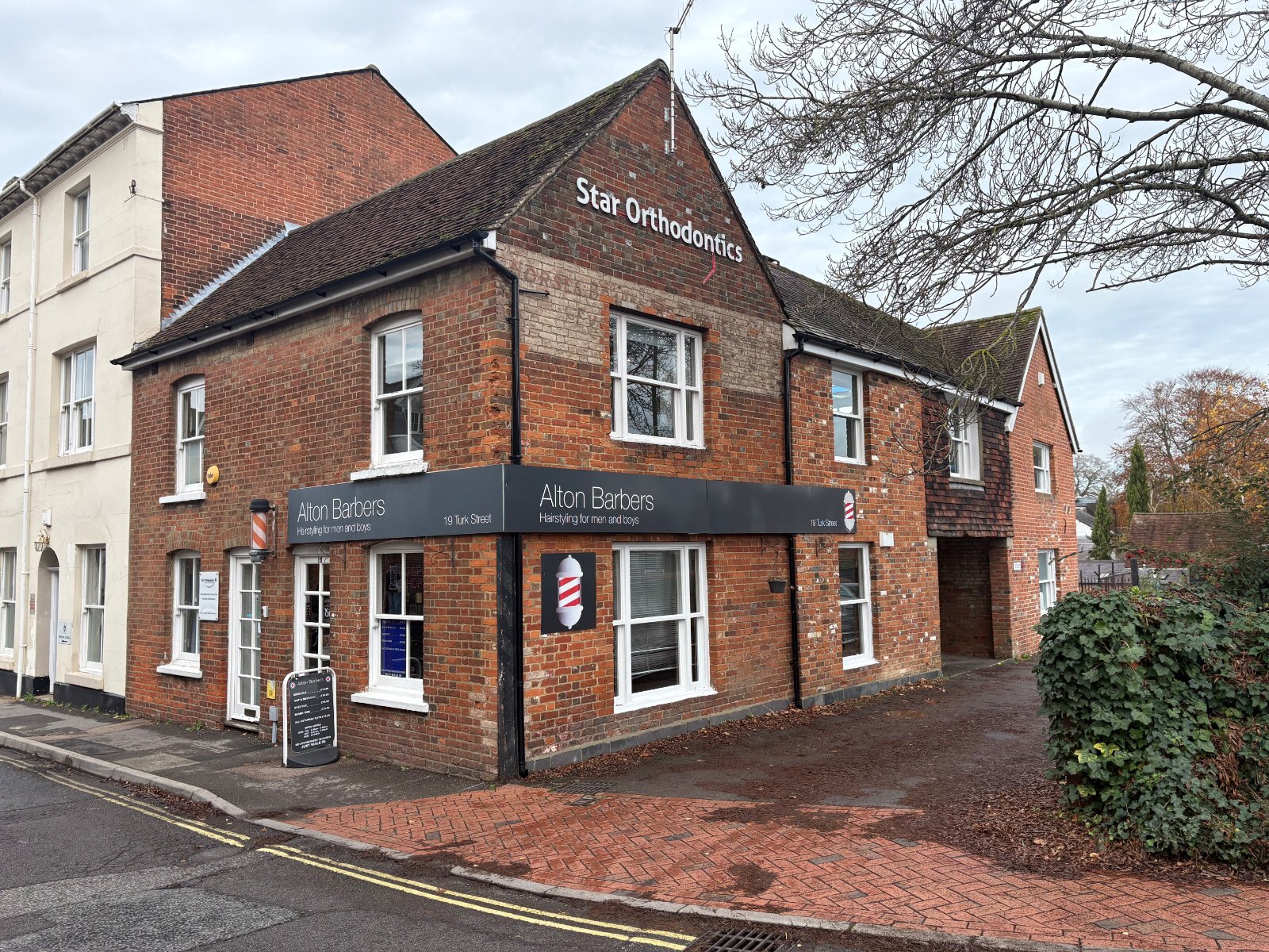 19-19A Turk St, Alton à louer Photo de l’immeuble– Image 1 sur 3