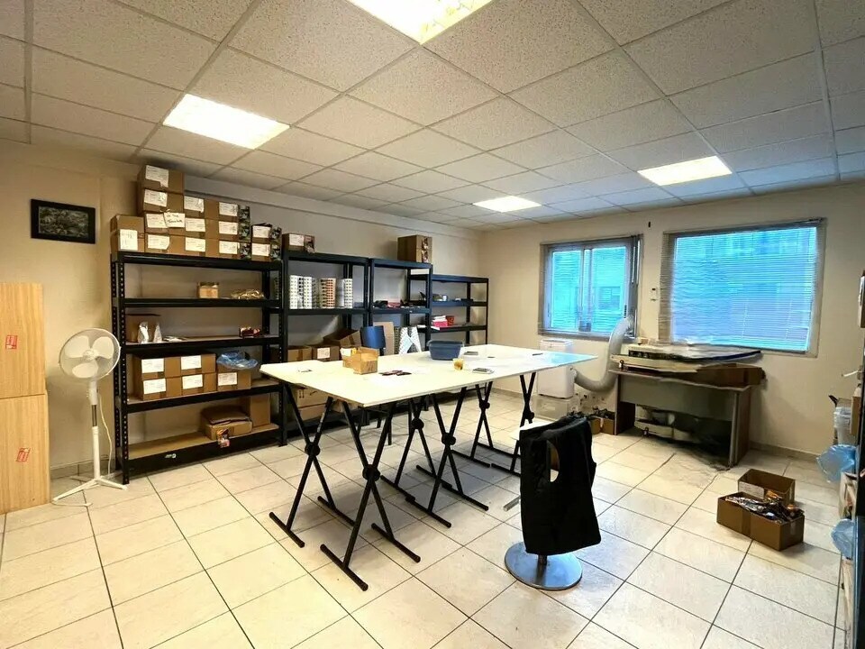 Bureau dans CANNES-LA-BOCCA à vendre Photo intérieure– Image 1 sur 6