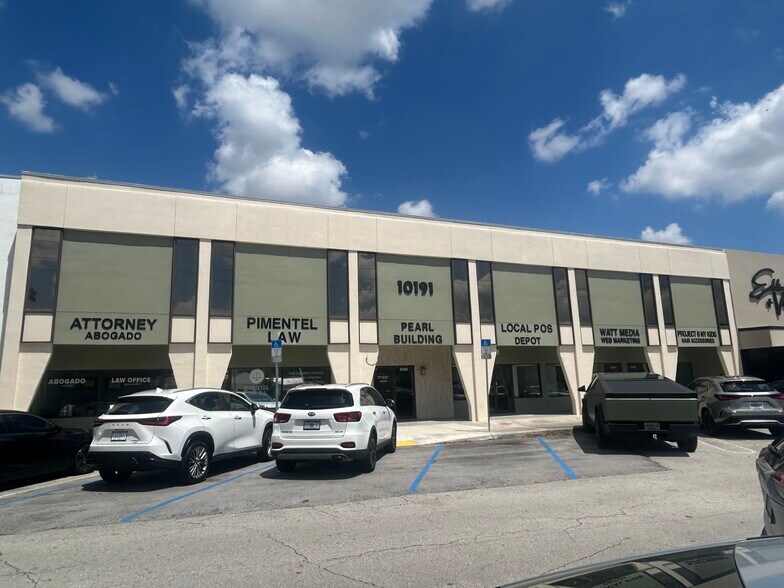 10191 W Sample Rd, Coral Springs, FL à louer - Photo de l’immeuble – Image 2 sur 23