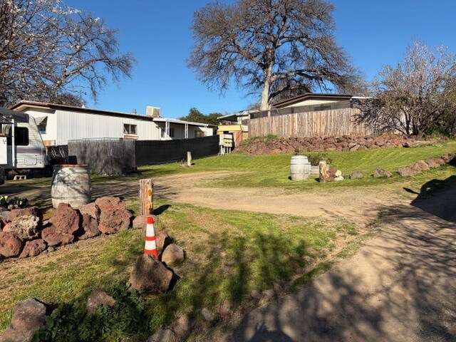 5735 Old Highway 53 hwy, Clearlake, CA à vendre Photo de l’immeuble– Image 1 sur 17