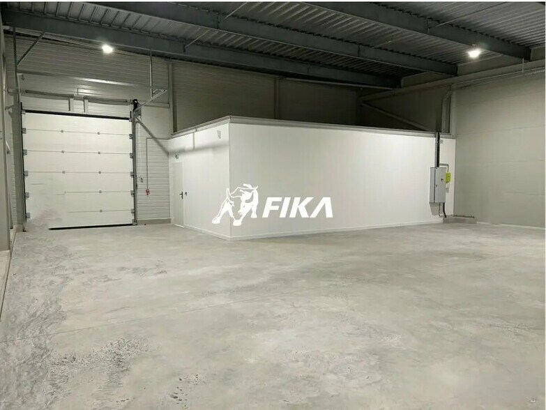 Local d’activités dans Sainte-Foy-d'Aigrefeuille à louer - Photo intérieure – Image 2 sur 9