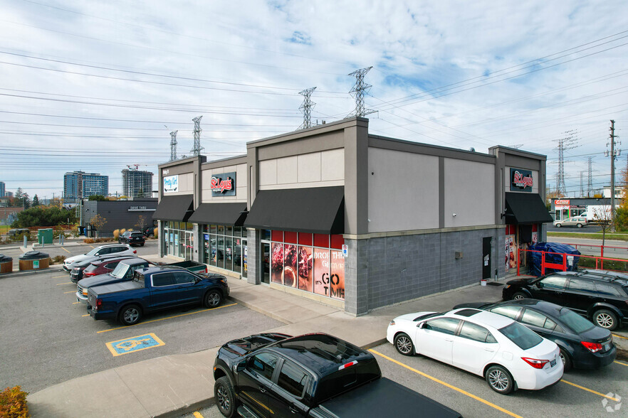 1635 Bayly St, Pickering, ON à louer - Photo de l’immeuble – Image 3 sur 6