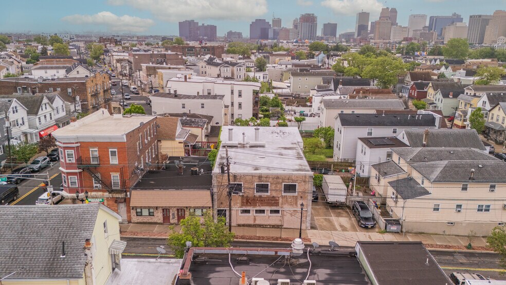 209-211 Central Ave, East Newark, NJ à vendre - Photo de l’immeuble – Image 3 sur 27