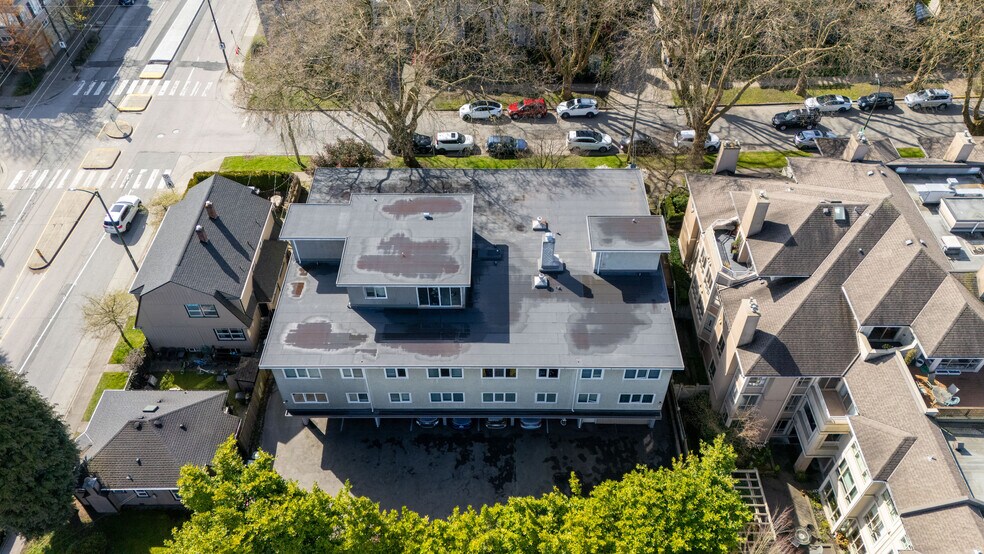 3719 W 8th Av, Vancouver, BC à vendre - Photo de l’immeuble – Image 3 sur 50