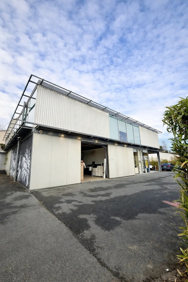 Plus de détails pour 9 Rue De La Négresse, Biarritz - Bureau, Local d'activités à louer