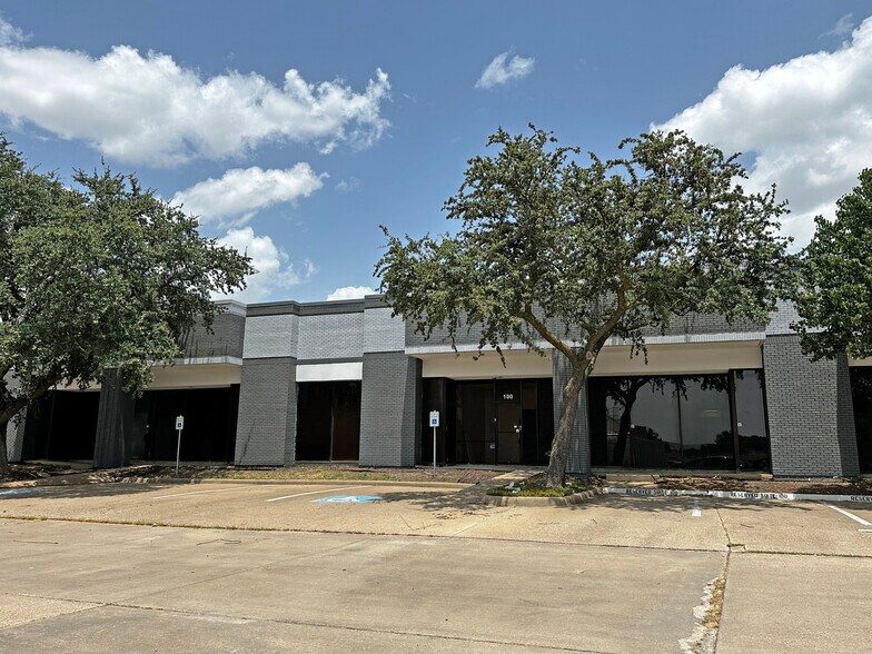 1900 Firman Dr, Richardson, TX à louer - Photo de l’immeuble – Image 2 sur 6