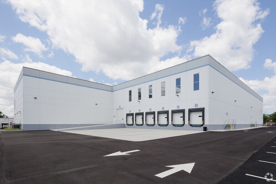 100 Anderson Ave, Moonachie, NJ à louer - Photo de l’immeuble – Image 3 sur 6