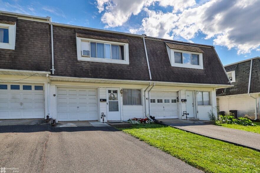750-754 Green St (Allentown) - 3 SFHs portefeuille de 3 biens à vendre sur LoopNet.fr - Photo de l’immeuble – Image 2 sur 5