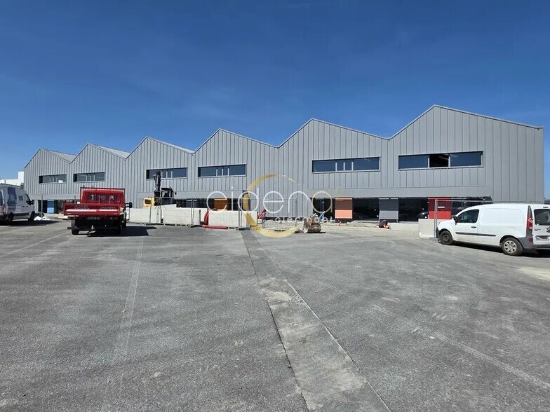 Industriel/Logistique dans GERZAT à louer - Photo de l’immeuble – Image 2 sur 10