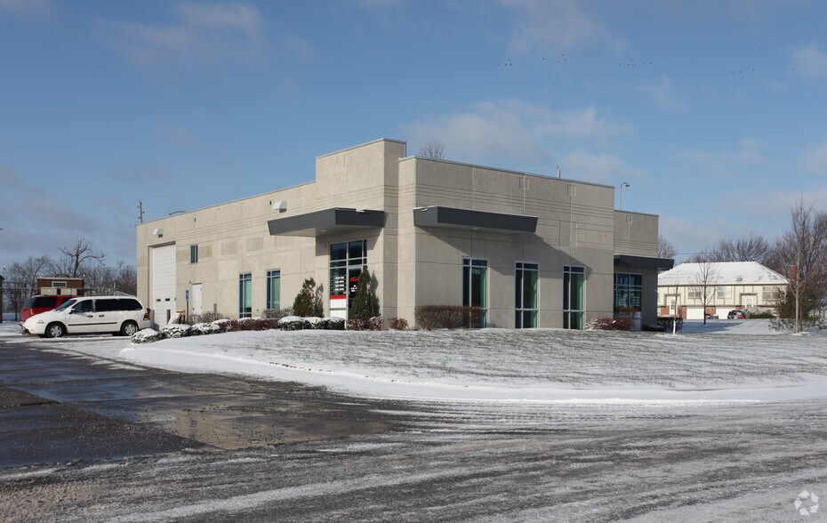 895 N MartWay Dr, Olathe, KS à vendre - Photo de l’immeuble – Image 3 sur 3