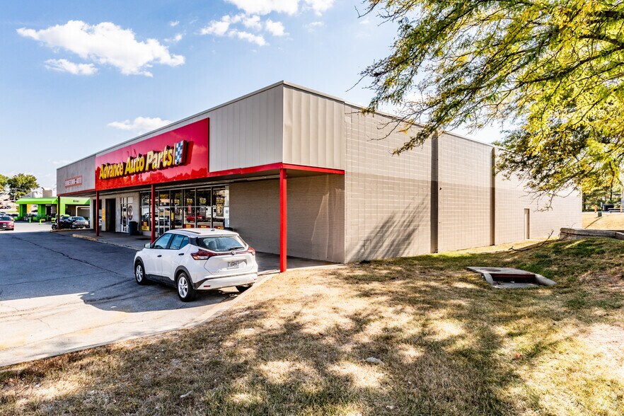220 S 291 Hwy, Liberty, MO à vendre - Photo de l’immeuble – Image 2 sur 4