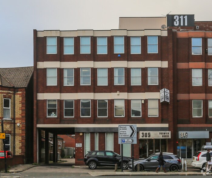 309 Ballards Ln, Londres à louer - Photo principale – Image 1 sur 7