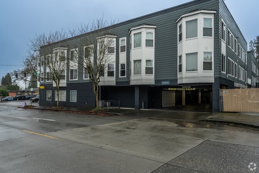 9425 35th Ave NE, Seattle, WA à louer - Photo principale – Image 1 sur 16