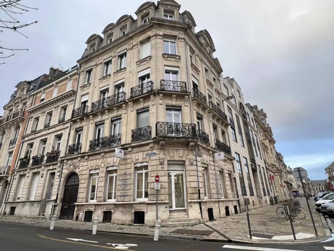 Bureau dans Reims à louer Photo de l’immeuble– Image 1 sur 5