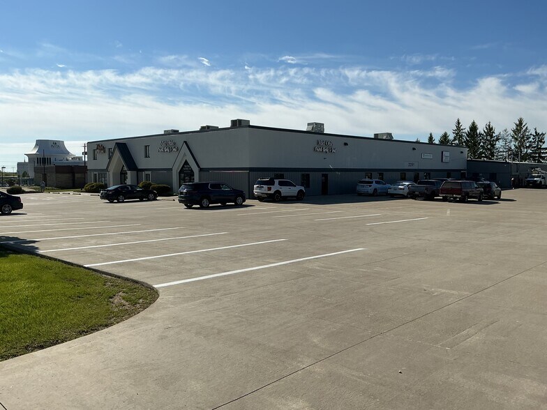 2291 W 4th St, Ontario, OH à louer - Photo de l’immeuble – Image 2 sur 7