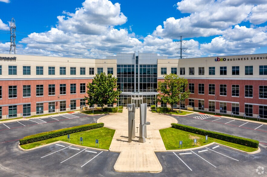 401 E Sonterra Blvd, San Antonio, TX à louer - Photo principale – Image 1 sur 3