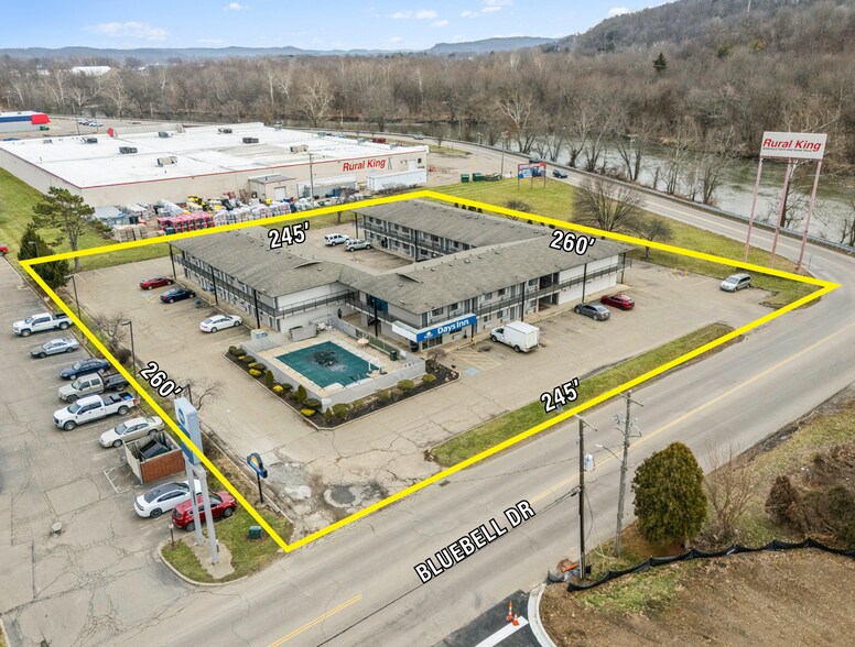 181 Bluebell Dr SW, New Philadelphia, OH à vendre - Photo de l’immeuble – Image 2 sur 4