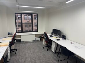 120 E 56th St, New York, NY à louer Photo intérieure– Image 2 sur 8