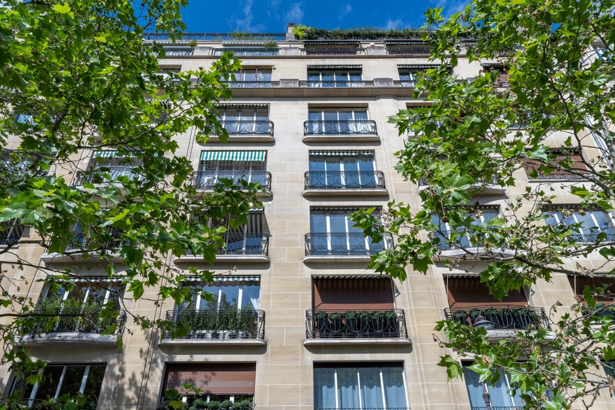 15 Boulevard Flandrin, Paris à louer - Photo de l’immeuble – Image 2 sur 3