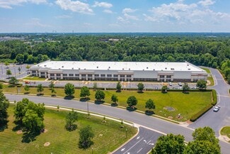 Plus de détails pour 2745 Whitehall Park Dr, Charlotte, NC - Local d'activités à louer