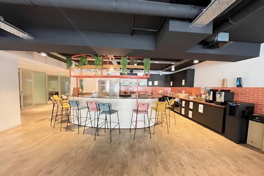 Bureau dans Boulogne-Billancourt à louer - Photo de l’immeuble – Image 1 sur 6