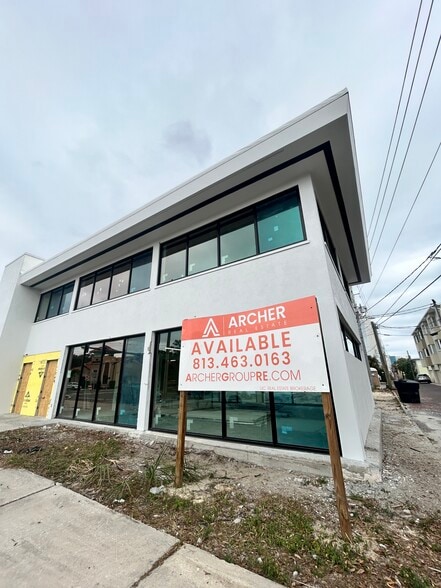 433 4th St N, Saint Petersburg, FL à louer - Photo principale – Image 1 sur 10