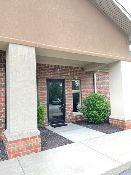 9745 Randall Dr, Carmel, IN à louer - Photo de l’immeuble – Image 1 sur 15