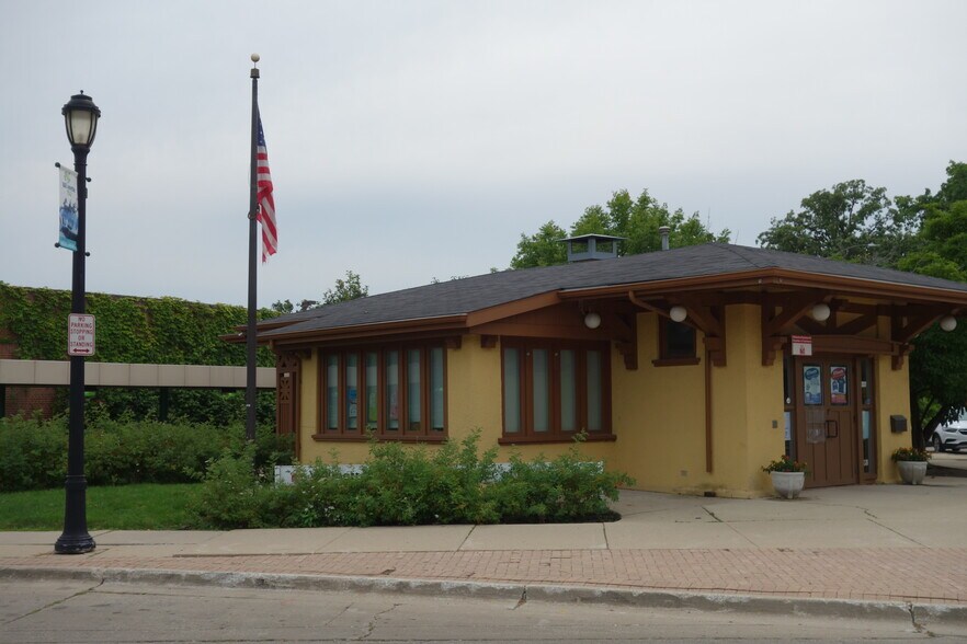 351 Linden Ave, Wilmette, IL à vendre - Photo de l’immeuble – Image 2 sur 4
