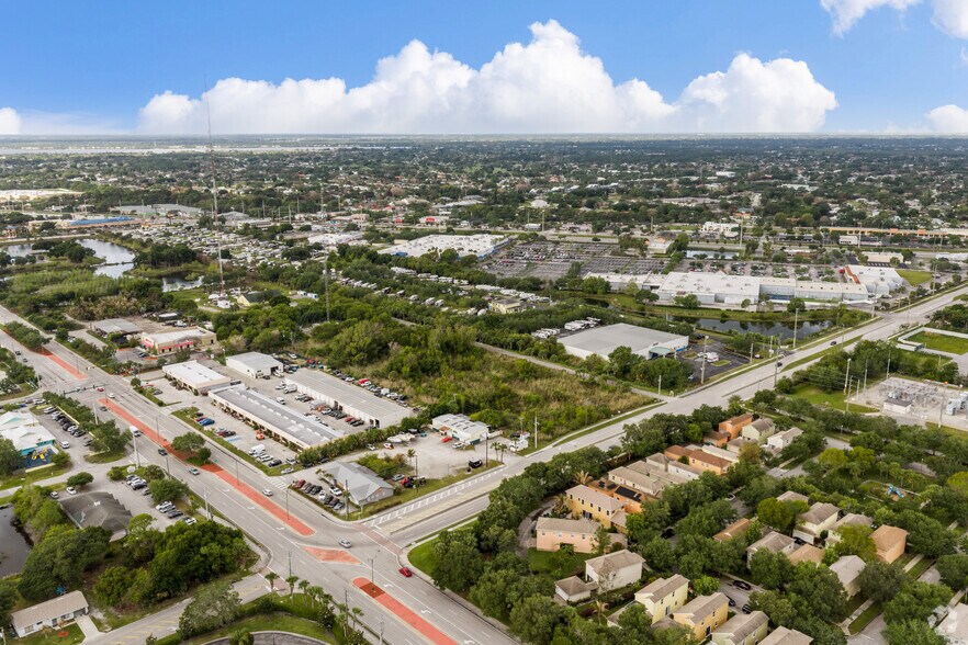 3775 SE Jennings Rd, Port Saint Lucie, FL à vendre - Aérien – Image 3 sur 38