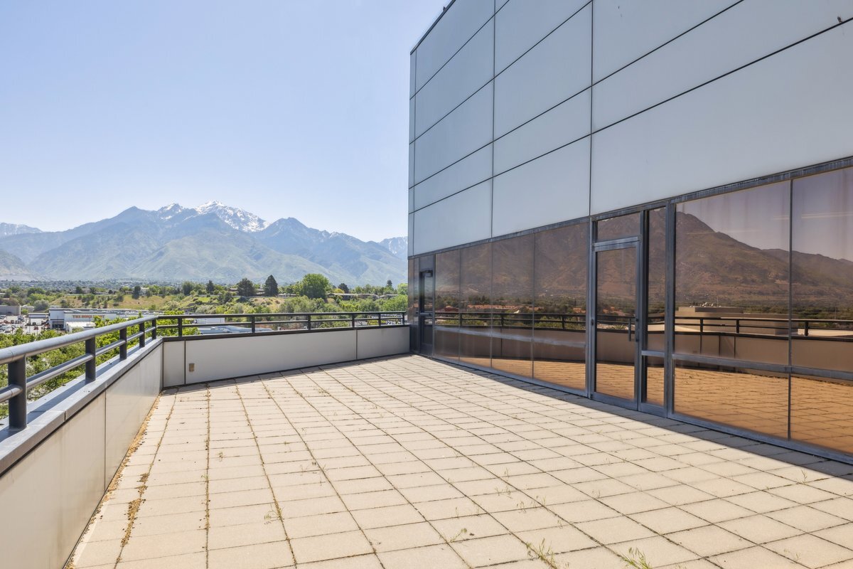 7090 S Union Park Ctr, Midvale, UT à louer Photo de l’immeuble– Image 1 sur 9