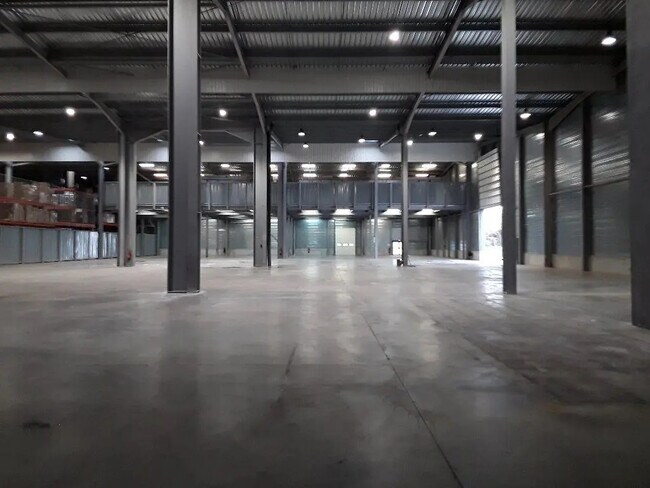 Plus de détails pour Industriel/Logistique à louer