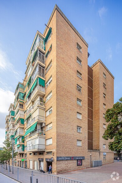 Passeig de Valldaura, 184, Barcelone, Barcelona à louer - Photo de l’immeuble – Image 2 sur 5
