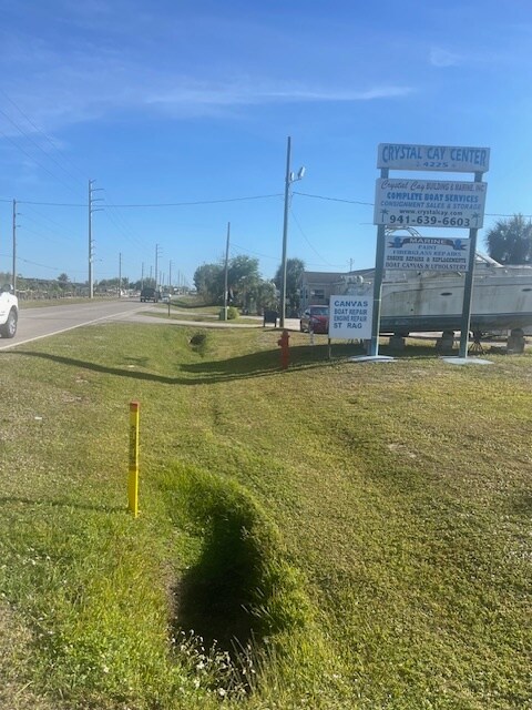 4225 Taylor Rd, Punta Gorda, FL à vendre Photo de l’immeuble– Image 1 sur 15