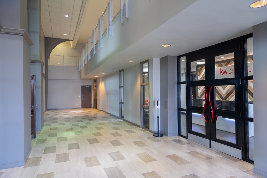 4215 S Staples St, Corpus Christi, TX à louer - Photo intérieure – Image 1 sur 8