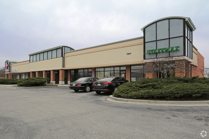 7411 Heathrow Way, Indianapolis, IN à louer - Photo de l’immeuble – Image 1 sur 13
